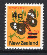 New Zealand 1971-73 Surcharge - 4c On 2½c Magpie Moth - Typo, Harrison - HM (SG 957c) - Neufs