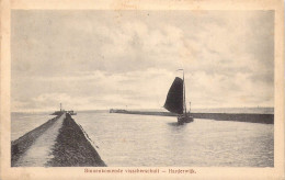 PAYS BAS - HARDERWIJK - Binnenkomende Visscherschuit - Carte Postale Ancienne - Harderwijk