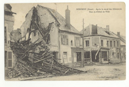 02/ CPA - Sissonne - Aprés Le Recul Des Allemands - Rue De L'Hotel De Ville (Guerre De 1914) - Sissonne