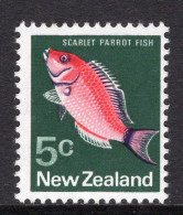 New Zealand 1973-76 Definitives - No Wmk. - 5c Scarlet Parrot Fish MNH (SG 1012) - Ongebruikt
