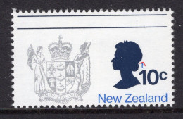 New Zealand 1973-76 Definitives - No Wmk. - 10c QEII & Arms - ERROR - Misperfed Two Lines At Top - LHM (SG 1016 Var.) - Nuevos