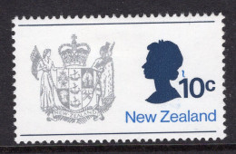 New Zealand 1973-76 Definitives - No Wmk. - 10c QEII & Arms - ERROR - Missing Red Ribbon - HM (SG 1017d) - Neufs