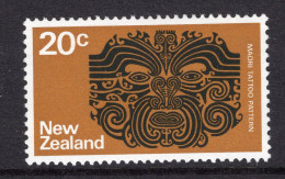 New Zealand 1973-76 Definitives - No Wmk. - 20c Maori Tattoo MNH (SG 1020) - Nuovi