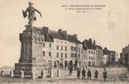 FR-48 LOZÈRE - CHATEAUNEUF-de-RANDON - La Place Duguesclin Et La Poste - Chateauneuf De Randon