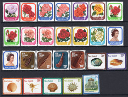 New Zealand 1975-81 Definitives - Roses, Shells, Maori Artefacts Set & Perf Varieties Set HM (SG 1086-1105) - Neufs