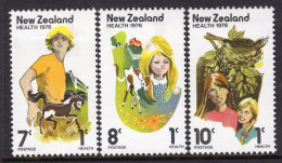 New Zealand 1976 Health - Children & Animals Set HM (SG 1125-1127) - Neufs