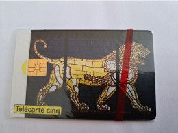 FRANCE/FRANKRIJK   CHIPCARD / PRIVE/ TELECARTE CINQ/ LION/LYON/LEO/   MINT IN WRAPPER     WITH CHIP     ** 13542** - Per Cellulari (telefonini/schede SIM)