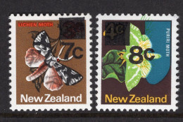 New Zealand 1977 Buttefly Coil Stamps - ERROR -8c On 4c Puriri Moth - Massive Dar Green Shift MNH (SG 1143-1144) - Nuevos