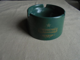 Ancien - Petit Cendrier Publicitaire Bière HEINECKEN P92 Mebel Italy - Cendriers