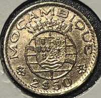 Moeda Moçambique Portugal - Coin Moçambique - 2$50 Escudos 1955 - MBC ++ - Mozambique