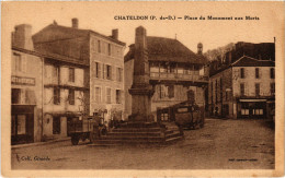 CPA Chateldon Place Du Monument Aux Morts FRANCE (1303443) - Chateldon