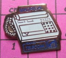 1015b Pin's Pins / Beau Et Rare /  FRANCE TELECOM / COMBINE TELEPHONIQUE MADRIGAL - France Telecom