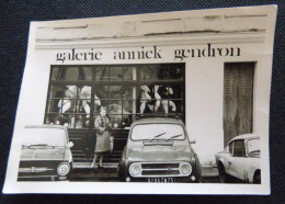 75  PARIS  -  RENAULT  4 L -GALERIE ANNICK GENDRON   - ARTISTE PEINTRE  - RUE DE LA BUCHERIE - Automobile