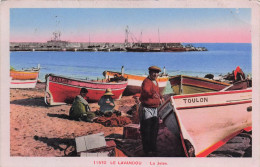 Le Lavandou - Toulon -  La Jetee - Barque De Pecheurs  - CPA °J - Le Lavandou