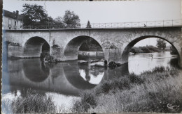 Carte Postale : 89 : CHENY : Le Pont Sur Le Serein - Cheny