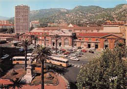 Toulon - La Gare - Place De L'Europe  - Automobiles  - Autobus - CPM °J - Toulon