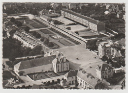50 - Manche /  EQUEURDREVILLE -- La Place Hippolyte Mars Et Le Cours Complémentaire De Filles.. - Equeurdreville