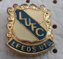 Football Club LEEDS UNITED England Vintage Pin - Football