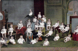 FANTAISIE - Bébés Dans Le Salon - Carte Postale Ancienne - Bébés