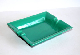 JOLI ANCIEN GRAND CENDRIER VINTAGE En FAIENCE VERT EMERAUDE VERNIS 19x15,5x3,5cm / OBJET DU FUMEUR TABAC (1505.11) - Porcelana