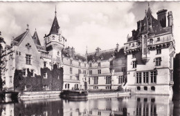 95, Vigny, Le Château Et Les Douves Vus Du Parc - Vigny