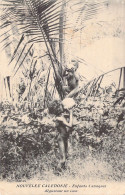 NOUVELLE CALEDONIE - Enfants Canaques Dégustant Un Coco - Carte Postale Ancienne - Nouvelle Calédonie