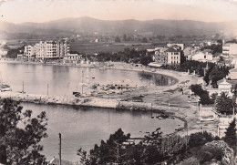 Le Lavandou - Vue Sur La Plage   - CPSM °J - Le Lavandou