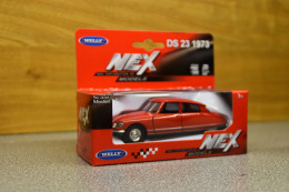 43768 (rood) Welly NEX Citroën DS23 1973 Scale 1:43 - Welly