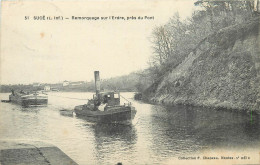 SUCE - Remorquage Sur L'Erdre, Près Du Pont, Une Péniche Et Un Remorqueur. - Péniches