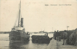 CETTE - Remorqueur, Quai De La République.(carte Vendue En L'état) - Tugboats