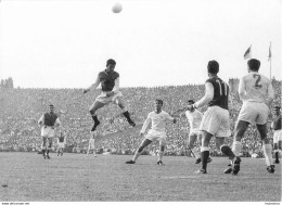 REIMS CONTRE REAL MADRID FINALE 1959 A STUTTGART  VAINQUEUR LE REAL 2-0  PHOTO GLACEE 17 X 12 CM - Football