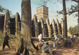 BODO-DIOULASSO (Haute-Volta): Un Vendredi Devant La Vieille Mosquée De Siya - Non Classés