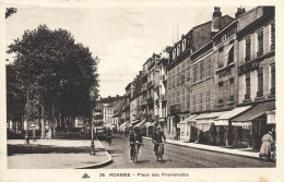 Roanne * La Place Des Promenades * Commerces Magasins - Roanne