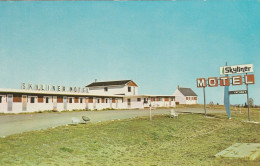 Moncton, New Brunswick  Greetings From Skyliner Motel - Other & Unclassified