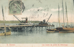 AW  485 - C P A    AFRIQUE  ST THOME ET PRINCIPE   UN  TRECHO DA PONTE DA ALFANDEGA - Sao Tome Et Principe