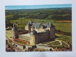 HAUTEFORT  Vu Du Ciel    Vue D'Ensemble   La Chapelle Et Façade Est - Hautefort