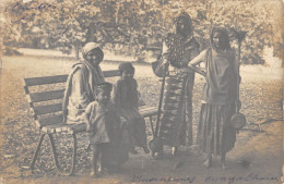 CPA INDE CARTE PHOTO MUSICENNES CYNGYALAISES - Indien