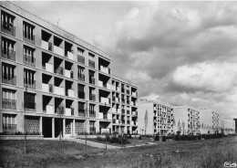 Vaires Sur Marne * Vayres * La Rue Des Pêcheurs Et Les Hlm * Quartier Cité - Vaires Sur Marne