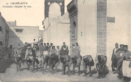 CPA MAROC CASABLANCA PRISONNIERS BALAYANT LES RUES - Casablanca