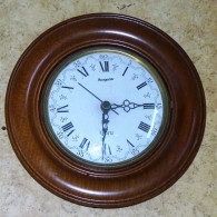 VINTAGE PENDULE MURALE  HANGARTER EN BOIS CHIFFRES ROMAINS VITRE QUI S'OUVRE FONctionne - Orologi Da Muro