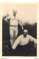 PHOTO ANCIENNE Portrait Des Pères Boulet Et Faye En Bord De Loire à Feurs [42] En 1932  Prêtres # Torse Nu - 86X59 - Personnes Identifiées