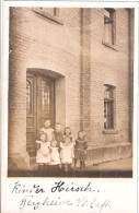 BERGHEIM Erft Judaika Kinder Familie Hirsch Vor Ihrem Haus Original Private Fotokarte Ungelaufen - Bergheim