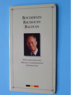 BOUDEWIJN - BAUDOUIN - BALDUIN 1930-1993 > Zilveren Medaille ( Zie/voir SCANS Voor Detail ) KAFTJE > Licht Gekreukt ! - FDC, BU, BE & Estuches