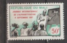 MALI-  Alphabétisation - Education - Journée Internationale De L'Alphabétisation - Classe Avec Adultes Et Enseignant - Mali (1959-...)