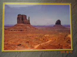 THE MITTENS AT BEAUTIFUL MONUMENT VALLEY - Autres & Non Classés