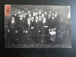 T1 - Carte Photo - Famille - Envoyée De Pont Audemer - Eure - 1908 (voir Texte Au Dos) - Groupes D'enfants & Familles