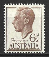 AUSTRALIA....KING GEORGE..VI...(1936-52..)....6 & HALFd.....SG249....MNH...... - Mint Stamps