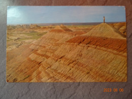 THESE BUTTES IN BADLANDS NATIONAL MONUMENT - Altri & Non Classificati