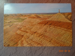 THESE BUTTES IN BADLANDS NATIONAL MONUMENT - Autres & Non Classés