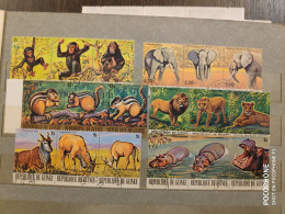 1977 Burundi	Animals Elephants Monkeys Lions (F10) - Used Stamps